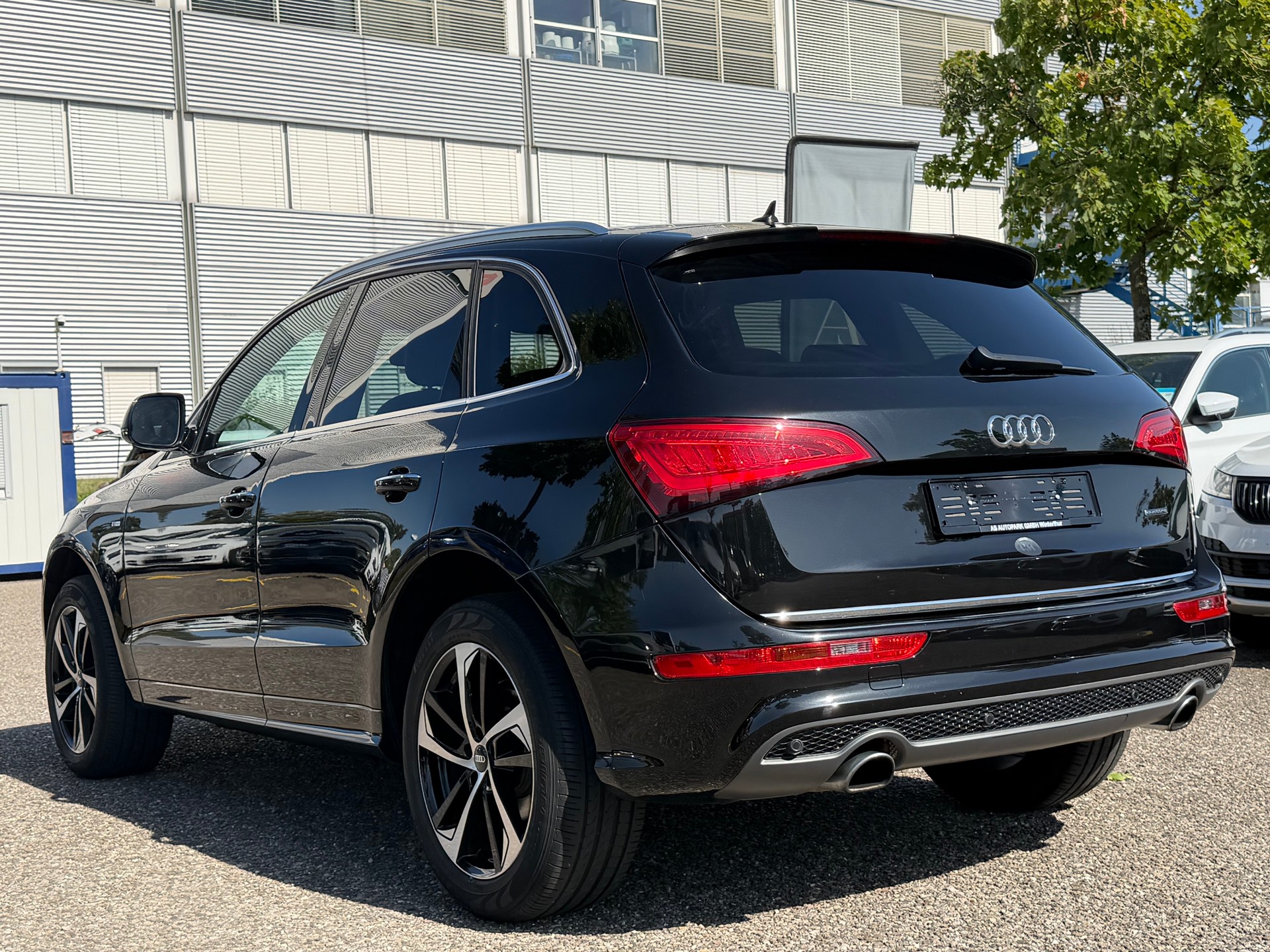AUDI Q5 2.0 TFSI quattro tiptronic-image-6