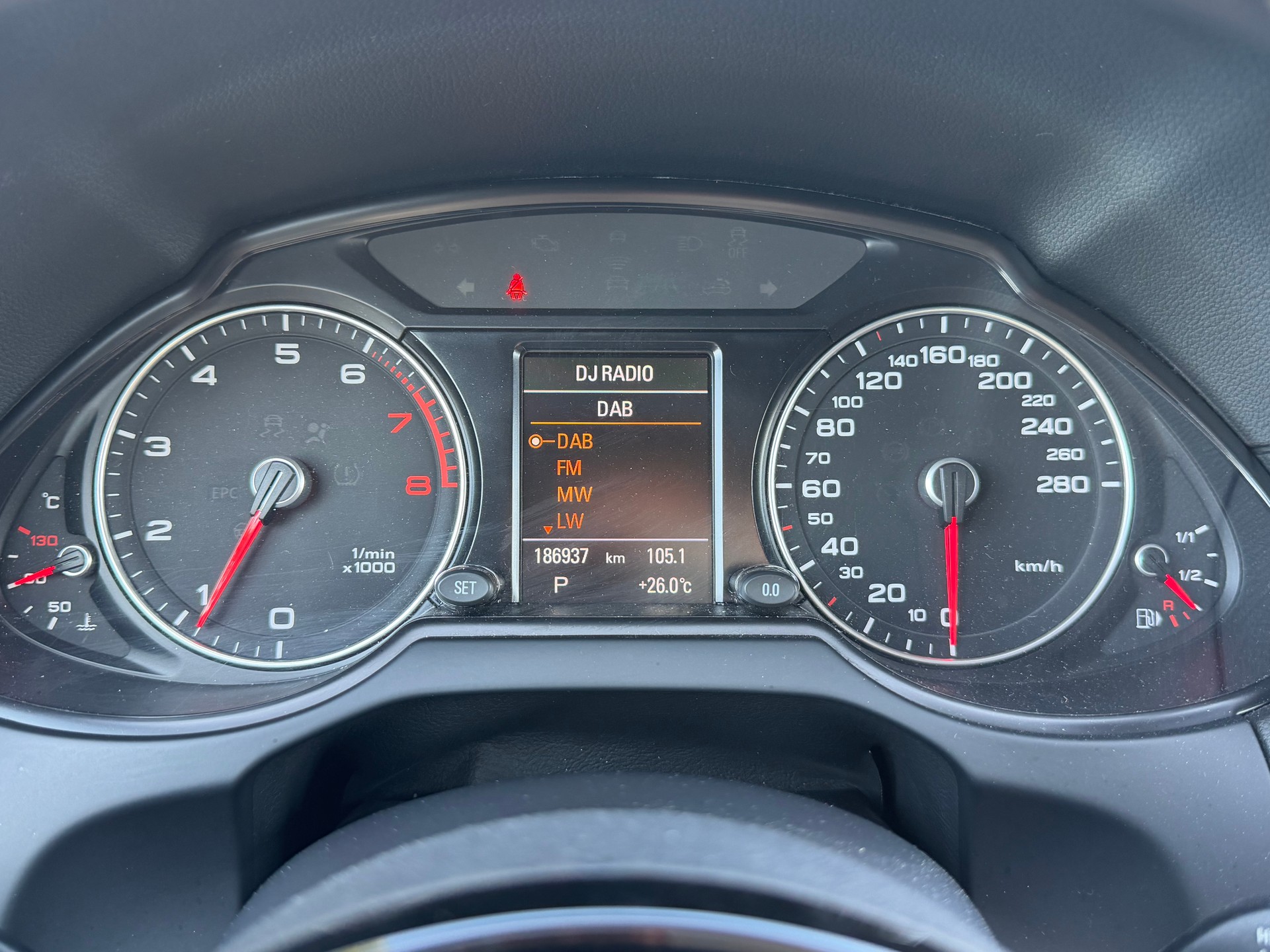 AUDI Q5 2.0 TFSI quattro tiptronic-image-18