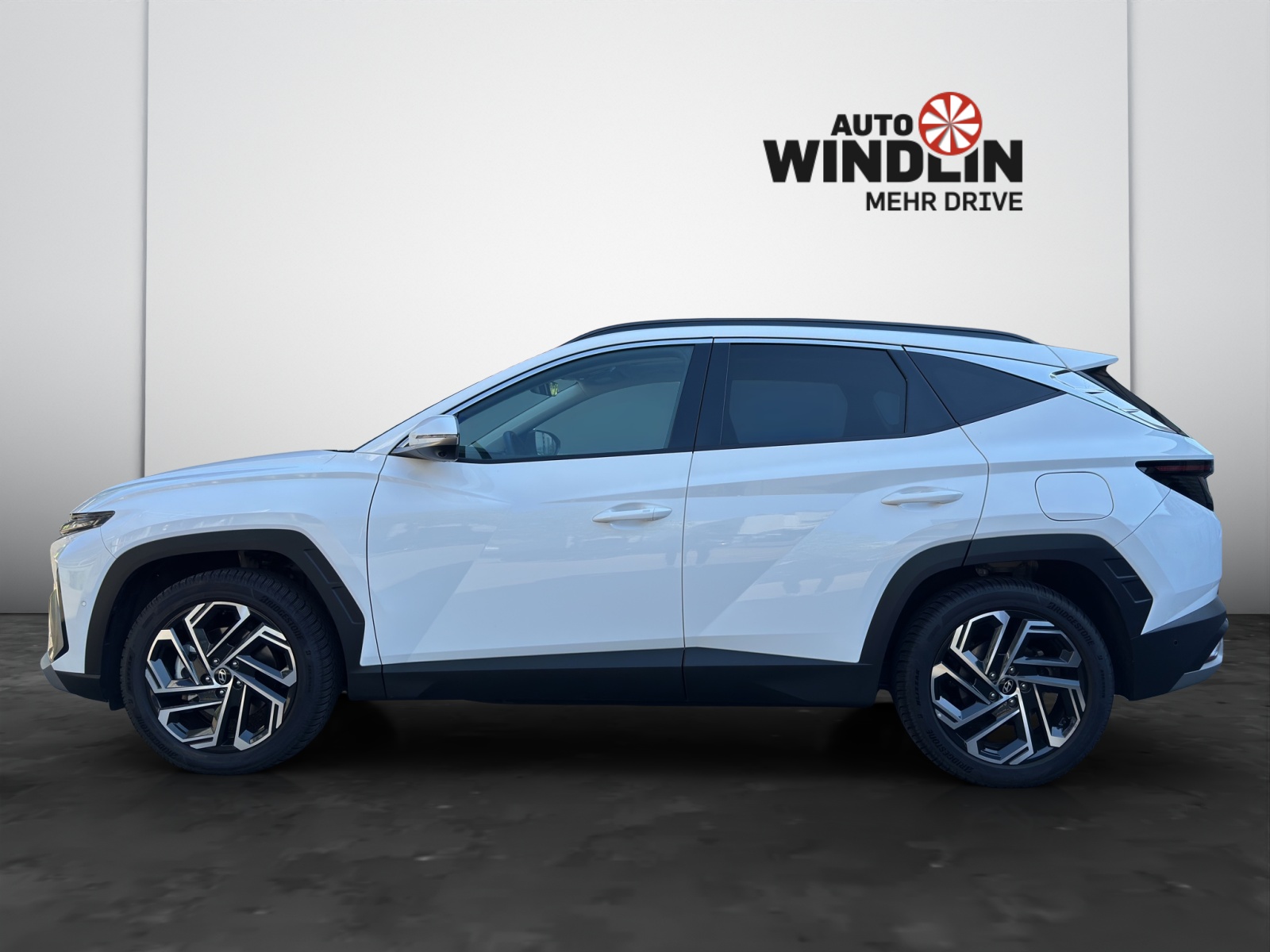 HYUNDAI Tucson 1.6 T-GDi PHEV Vertex Swiss Edition 4WD-image-2
