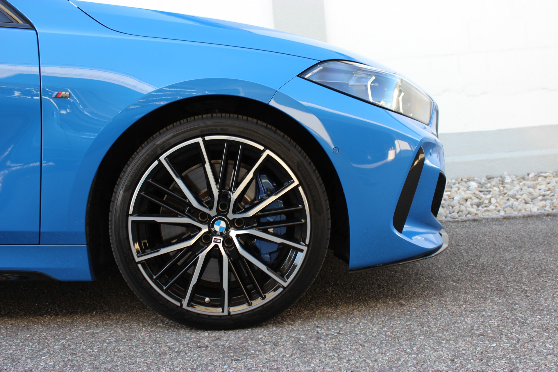 BMW M135i xDrive *MISANO BLAU METALLIC*-image-6