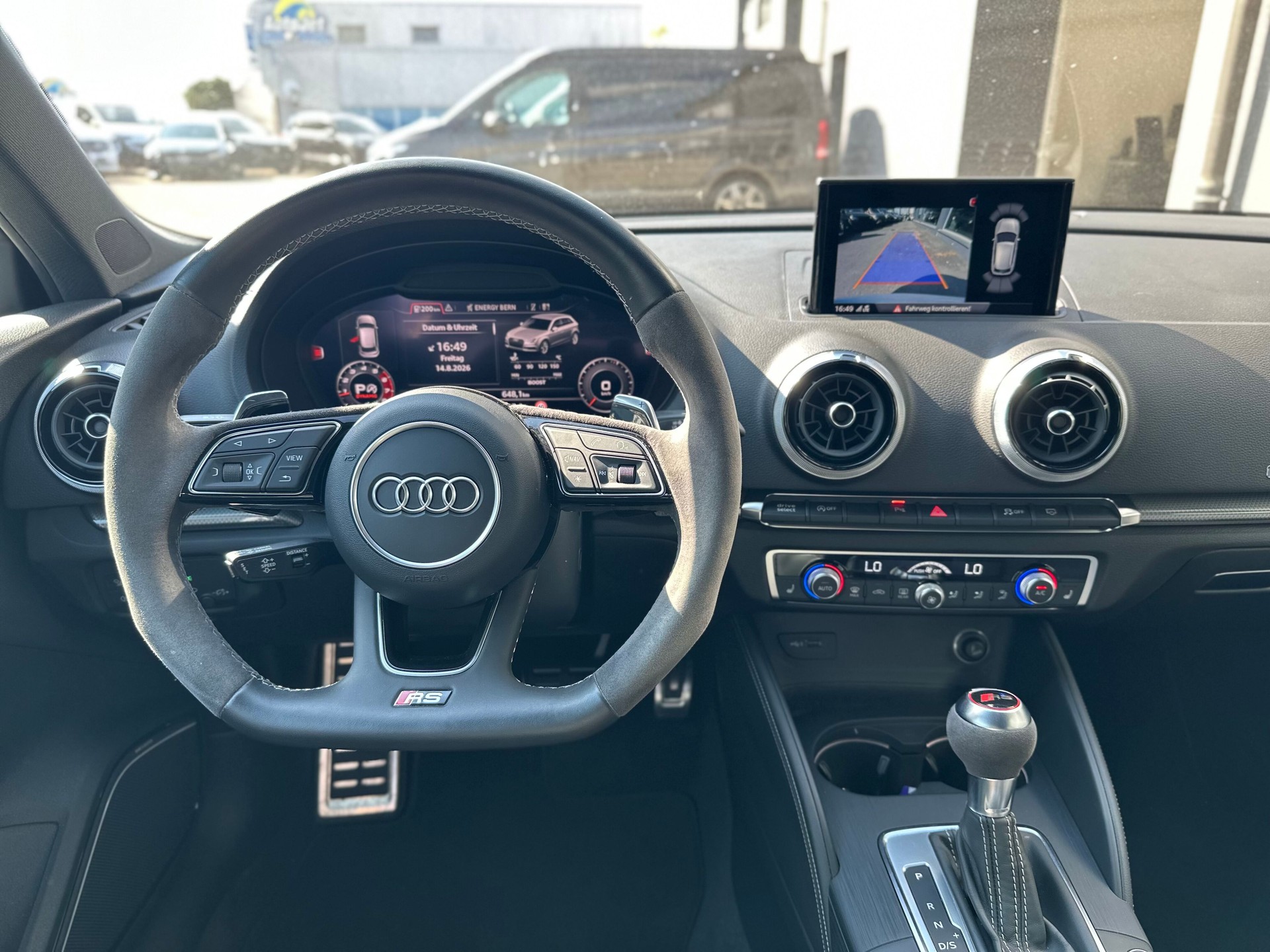 AUDI RS3 Sportback 2.5 TSI quattro S-tronic-image-6
