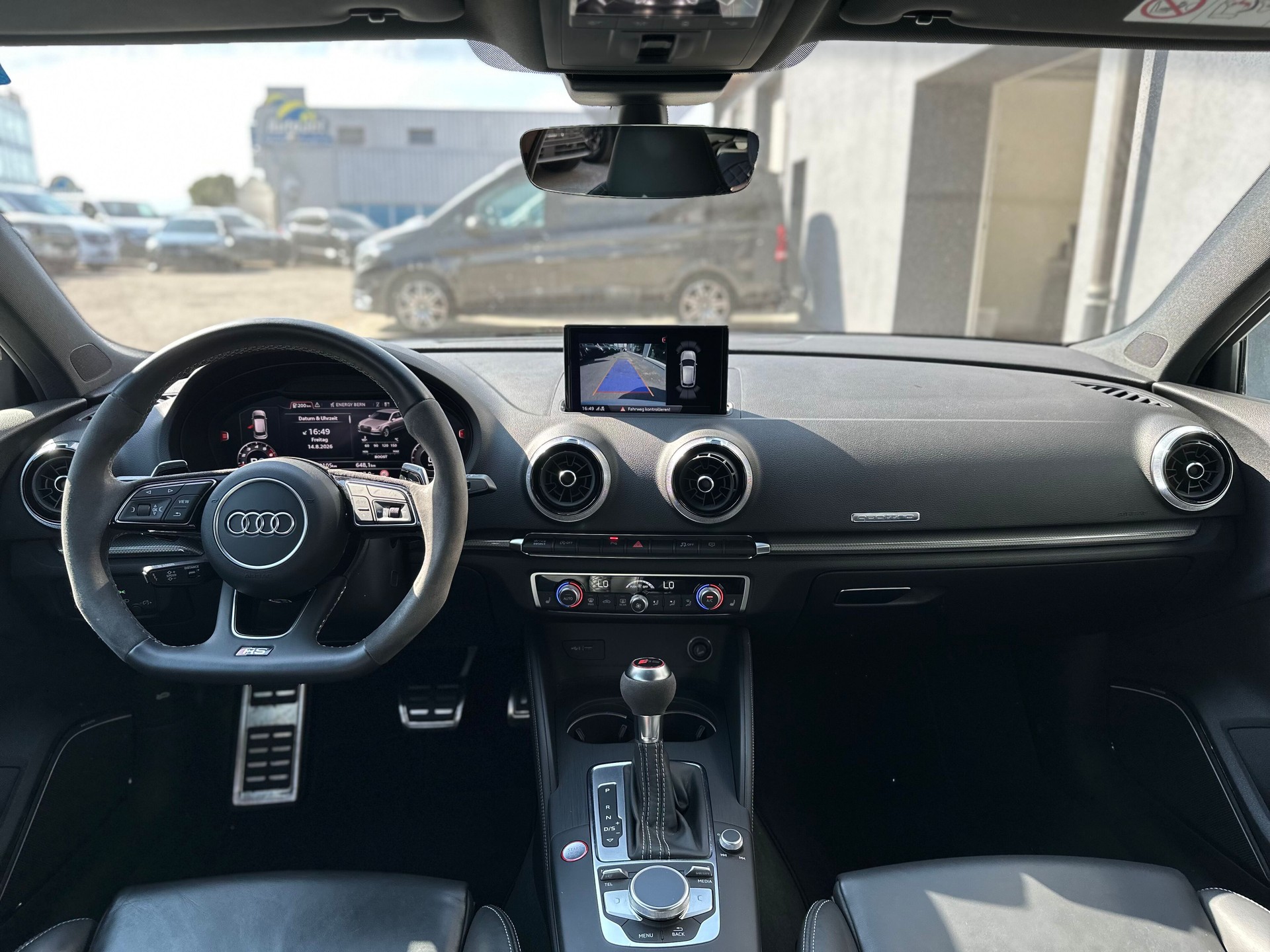 AUDI RS3 Sportback 2.5 TSI quattro S-tronic-image-5