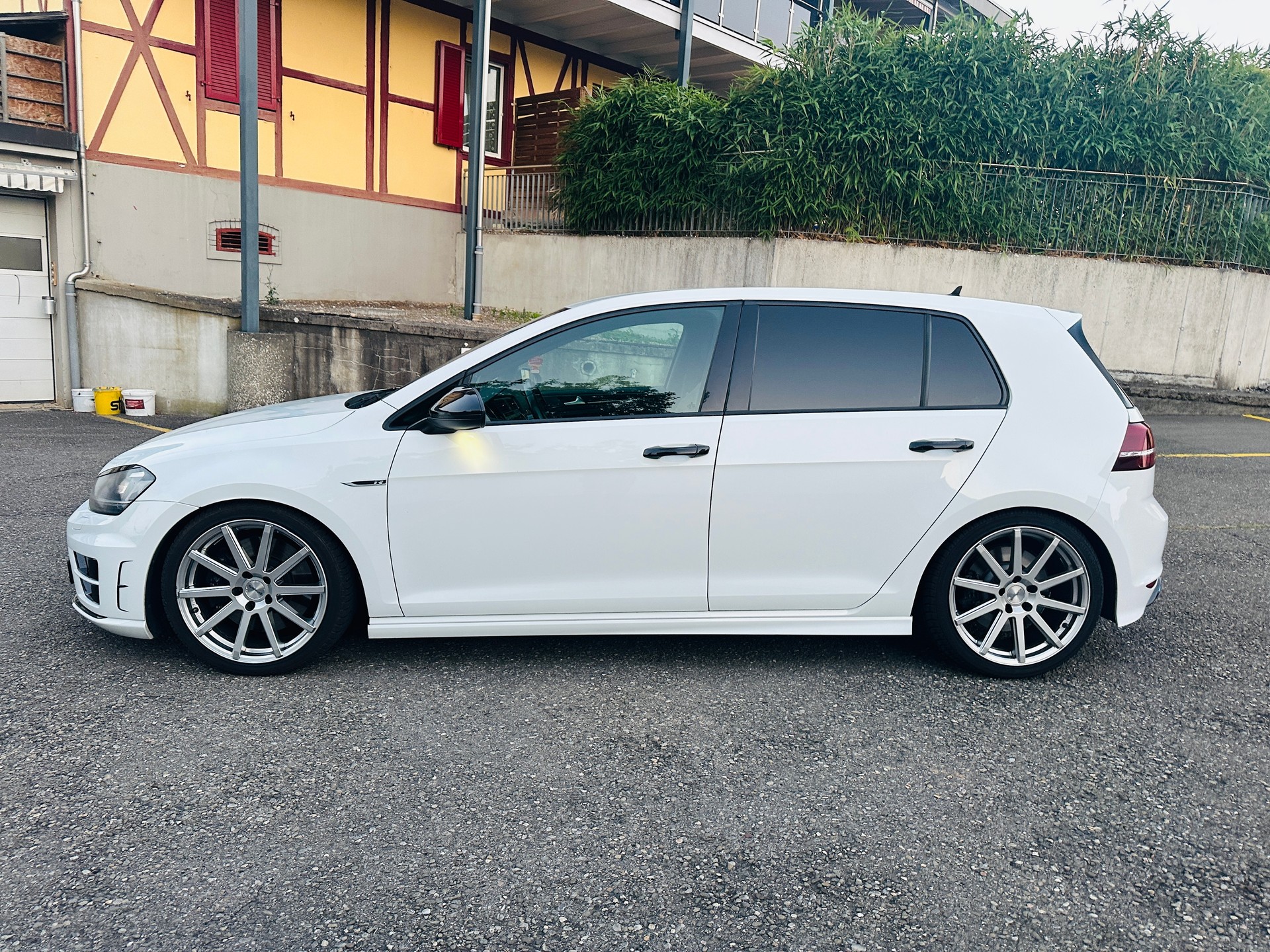 VW Golf 2.0 TSI R 4Motion DSG-image-7