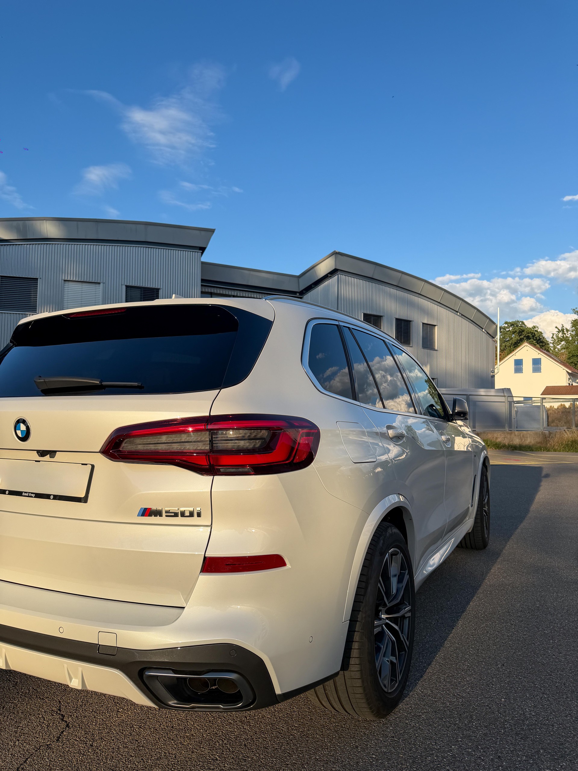 BMW M50i xDrive-image-9