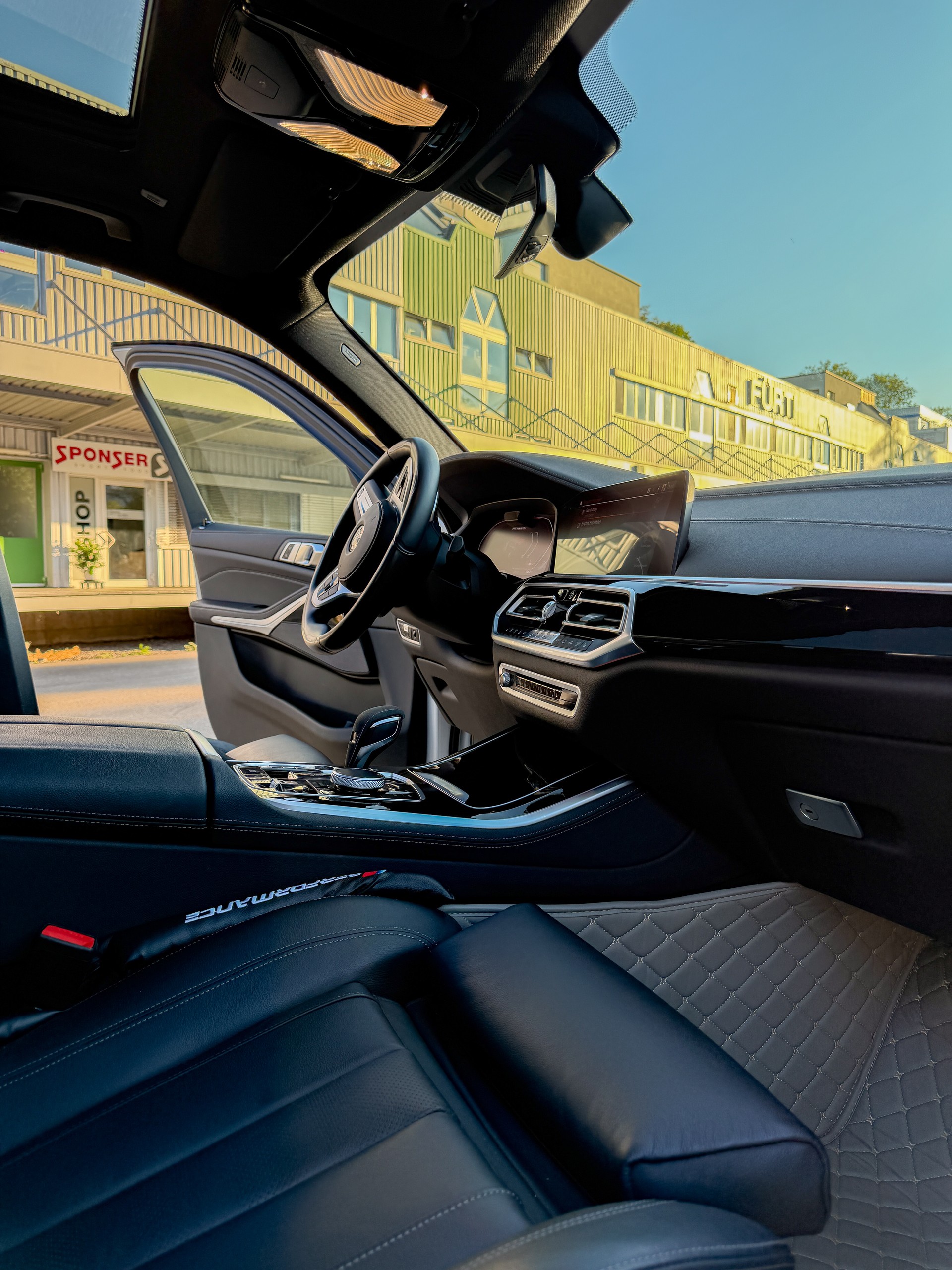 BMW M50i xDrive-image-1