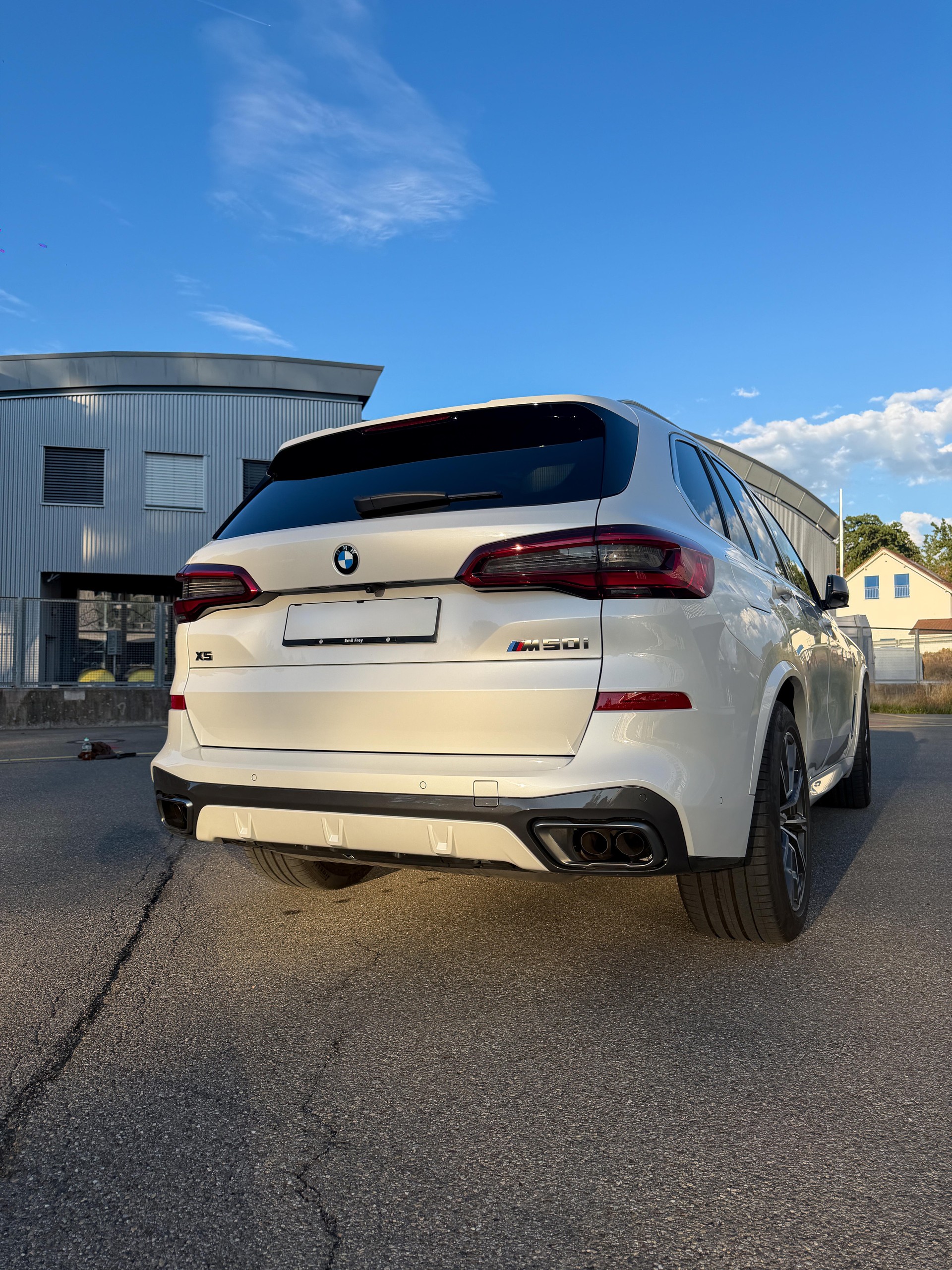 BMW M50i xDrive-image-7
