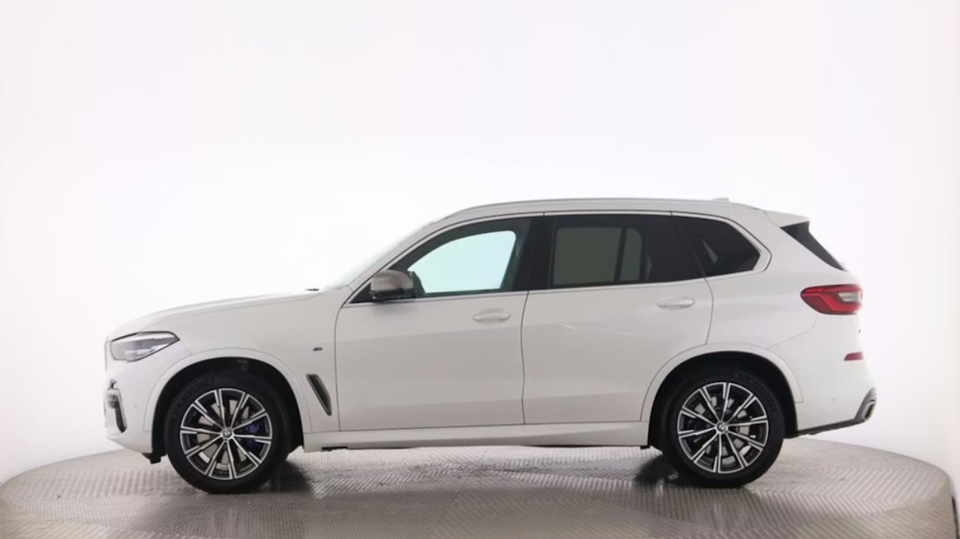 BMW M50i xDrive-image-6