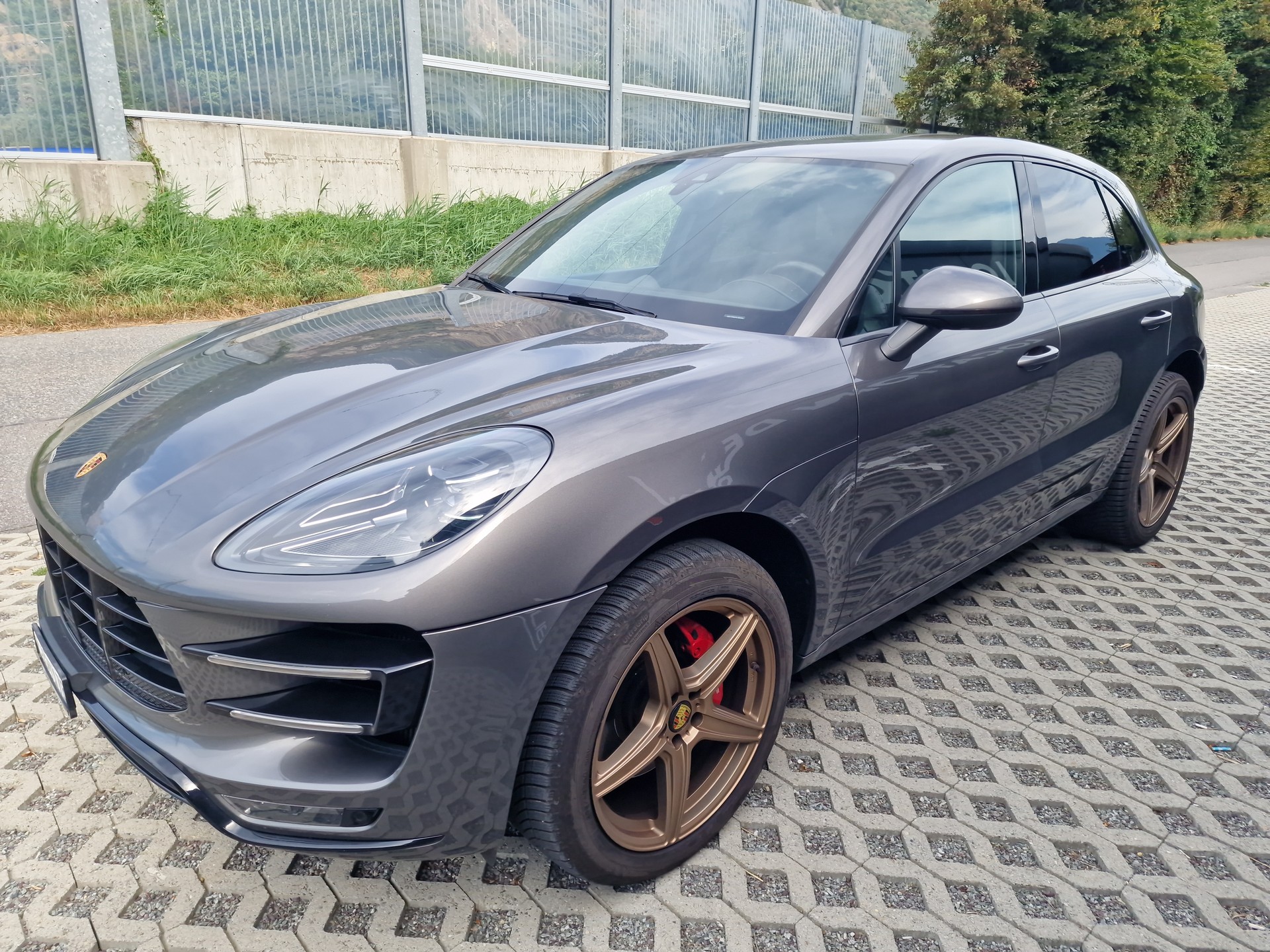 PORSCHE Macan Turbo PDK-image-1