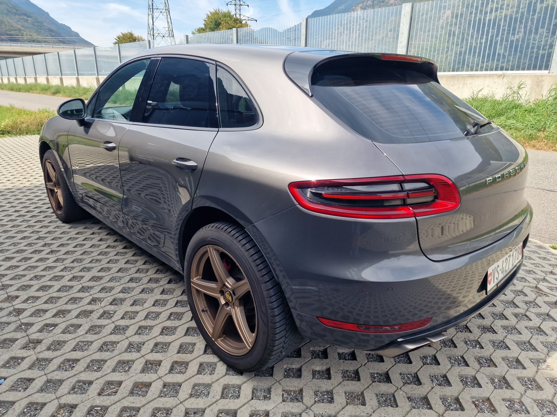 PORSCHE Macan Turbo PDK-image-3