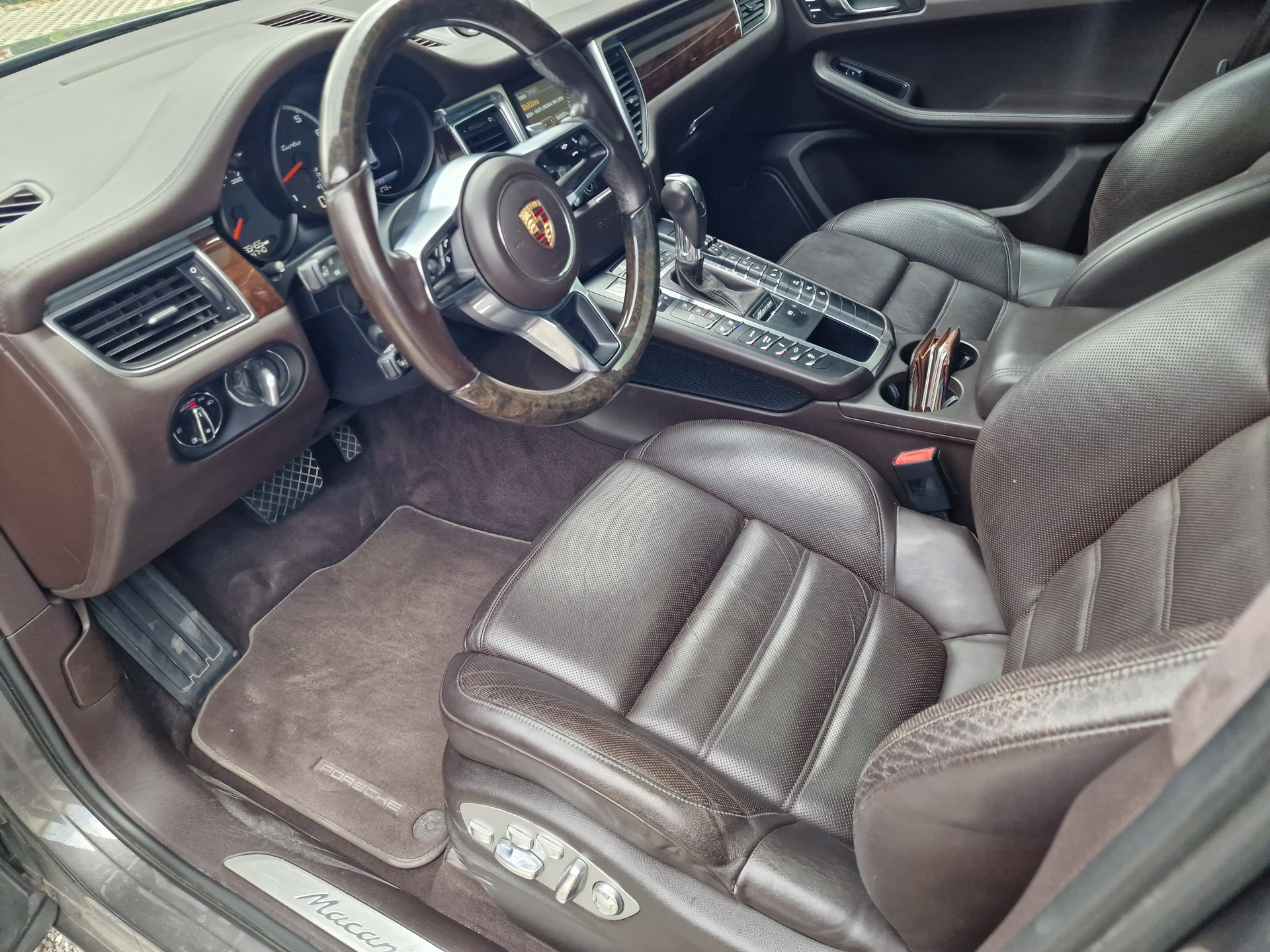 PORSCHE Macan Turbo PDK-image-9