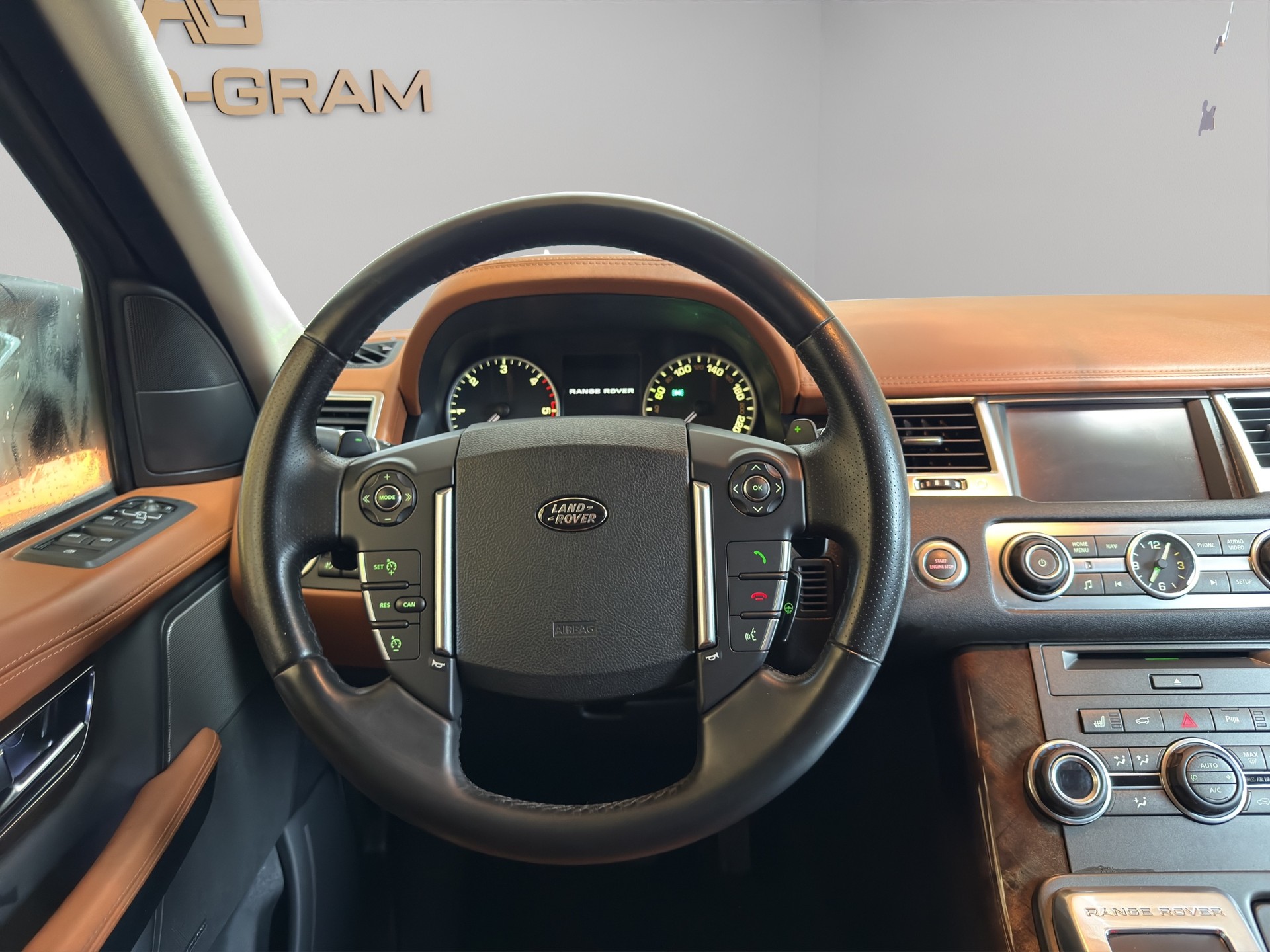 LAND ROVER Range Rover Sport 3.0 TDV6 SE Automatic-image-15