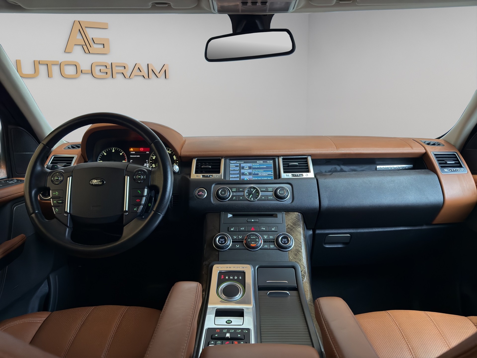 LAND ROVER Range Rover Sport 3.0 TDV6 SE Automatic-image-14