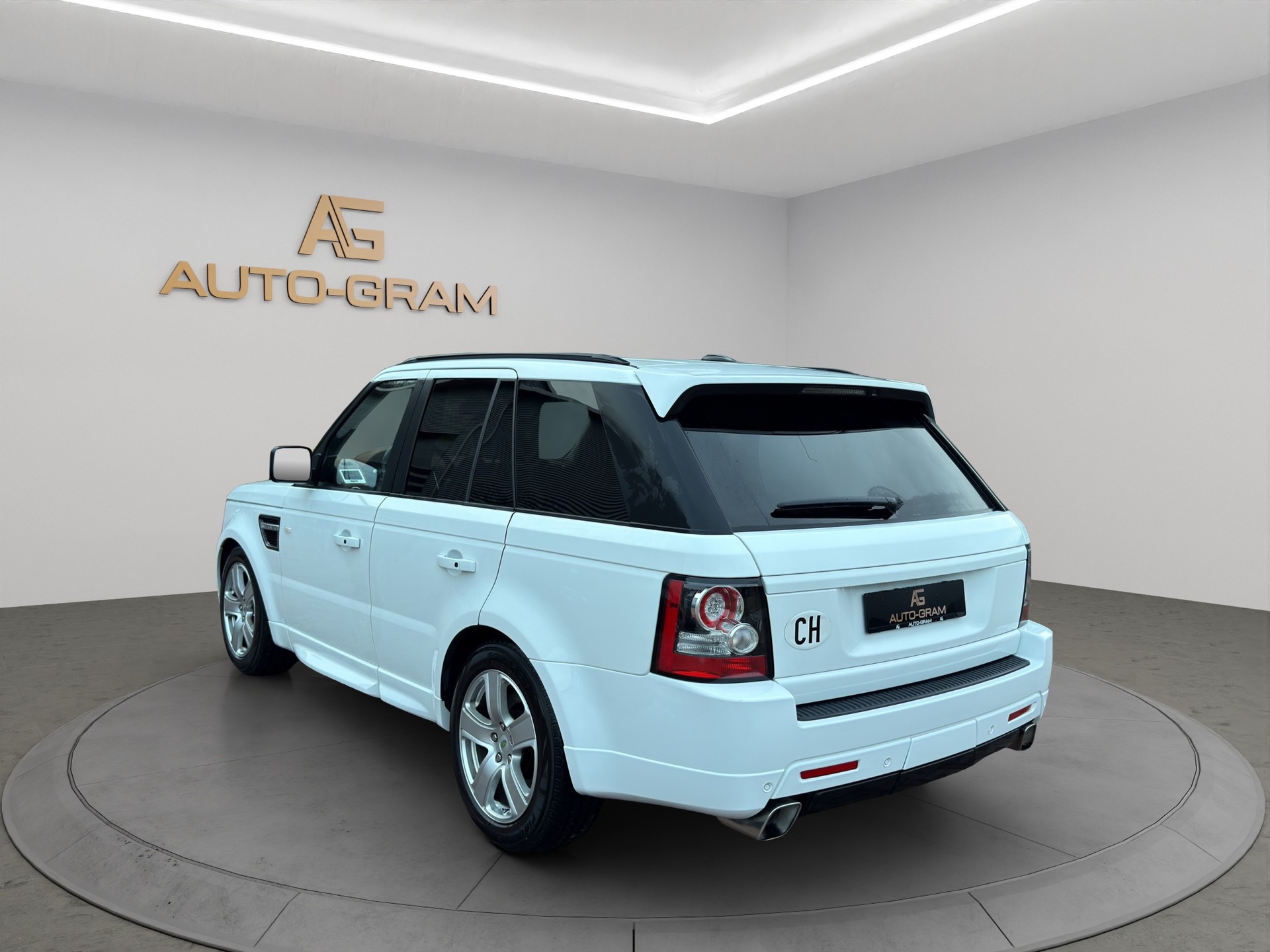LAND ROVER Range Rover Sport 3.0 TDV6 SE Automatic-image-2