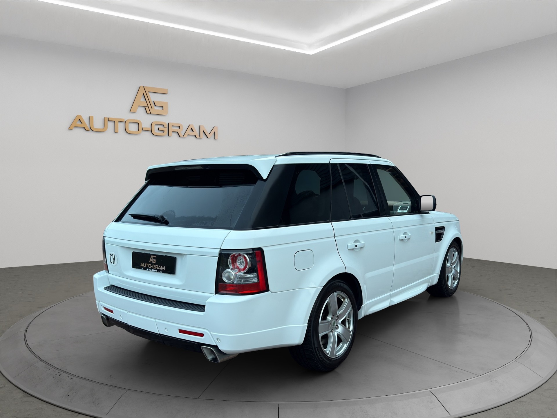 LAND ROVER Range Rover Sport 3.0 TDV6 SE Automatic-image-4