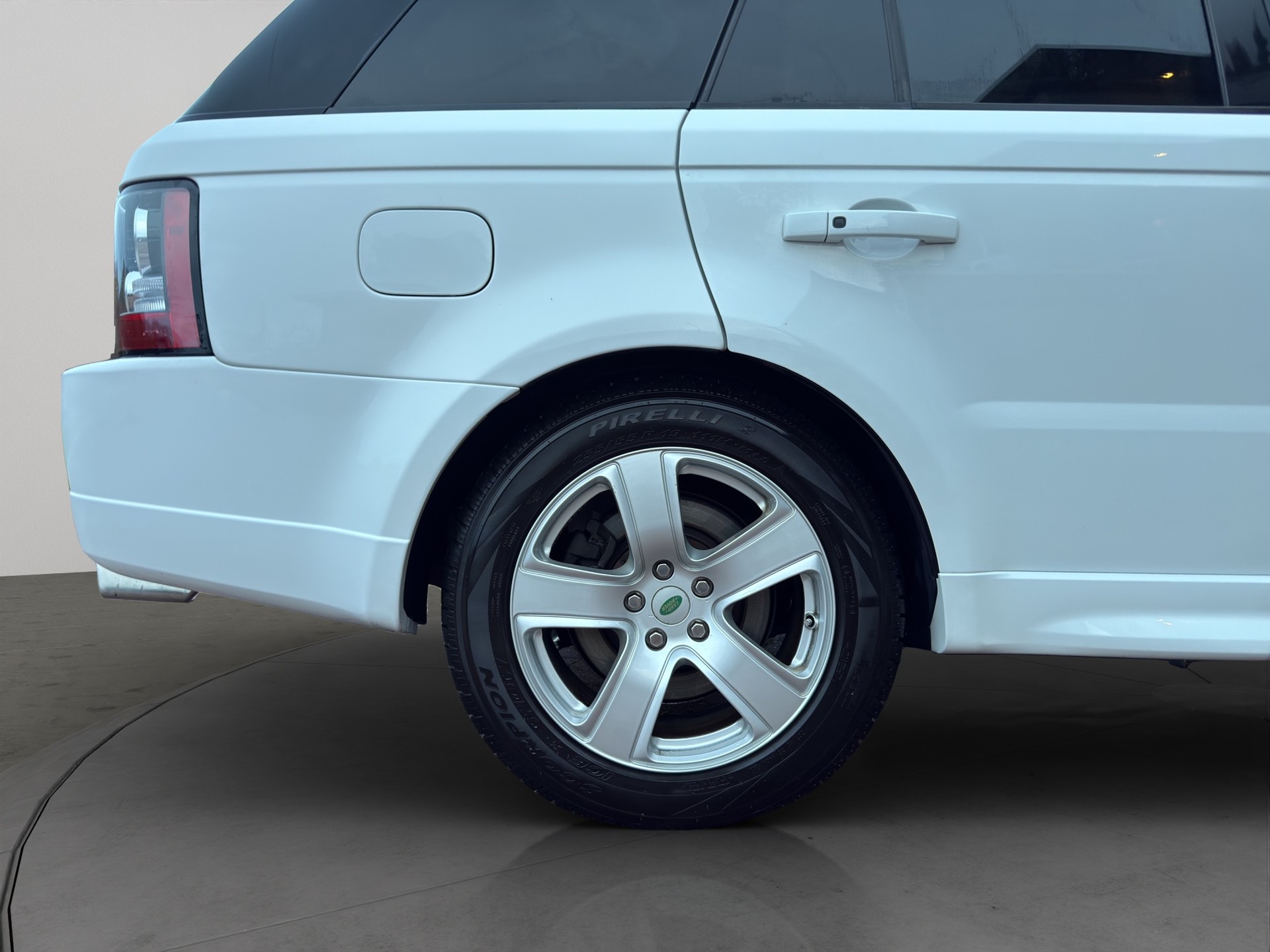 LAND ROVER Range Rover Sport 3.0 TDV6 SE Automatic-image-9