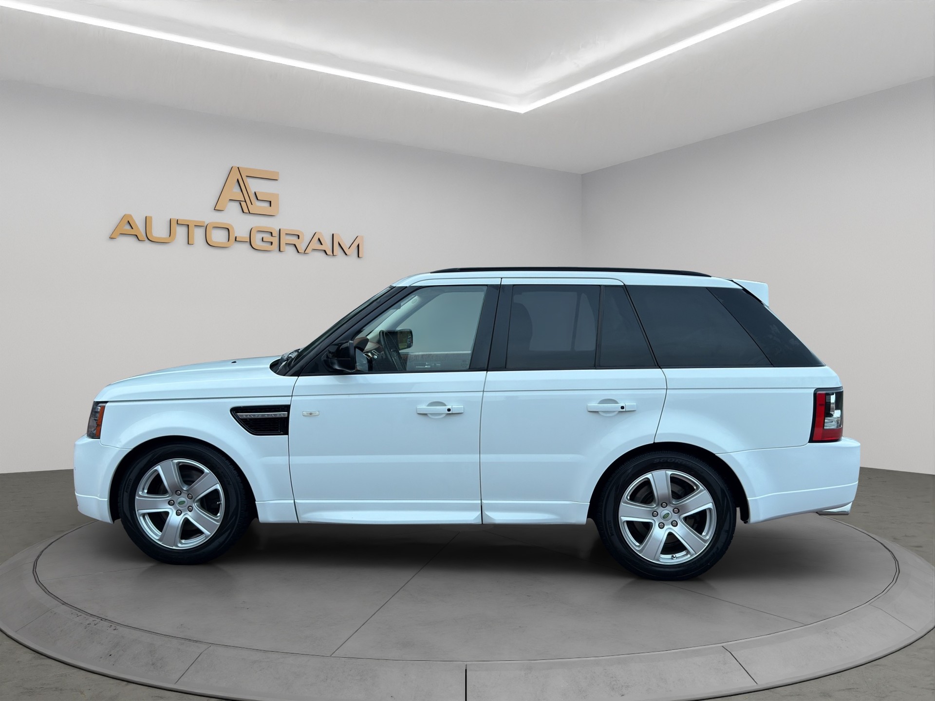 LAND ROVER Range Rover Sport 3.0 TDV6 SE Automatic-image-1