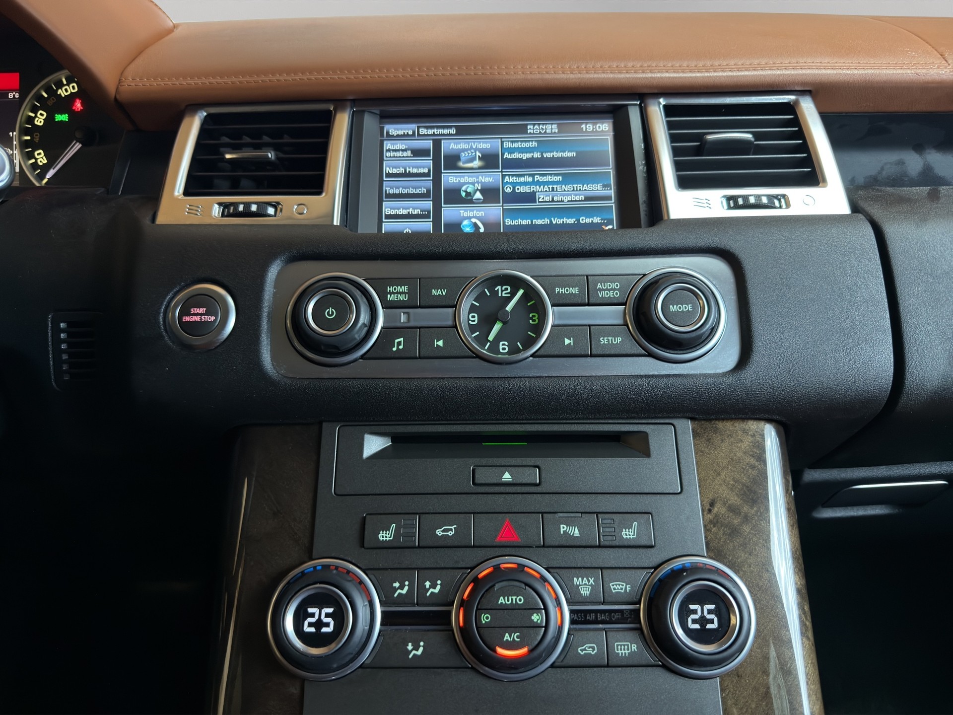 LAND ROVER Range Rover Sport 3.0 TDV6 SE Automatic-image-18