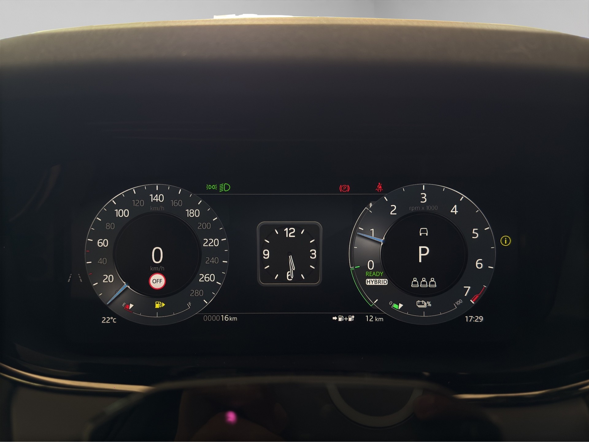 LAND ROVER Range Rover Evoque 1.5 T 270e Hoxton Edition-image-8