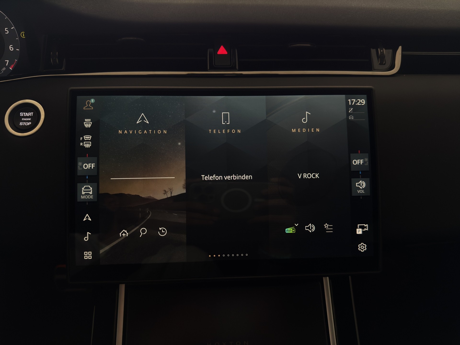 LAND ROVER Range Rover Evoque 1.5 T 270e Hoxton Edition-image-10