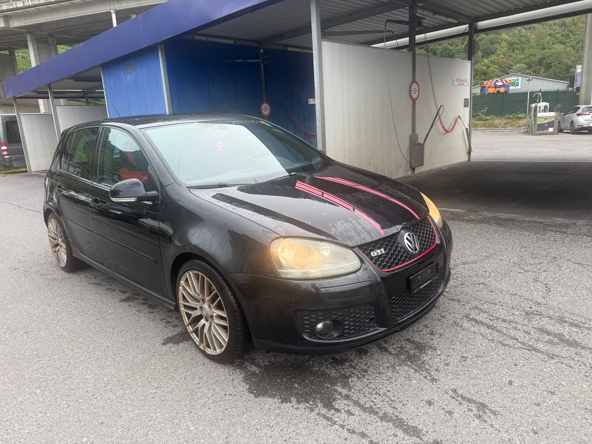 VW Golf 2.0 TFSI GTI-image-1
