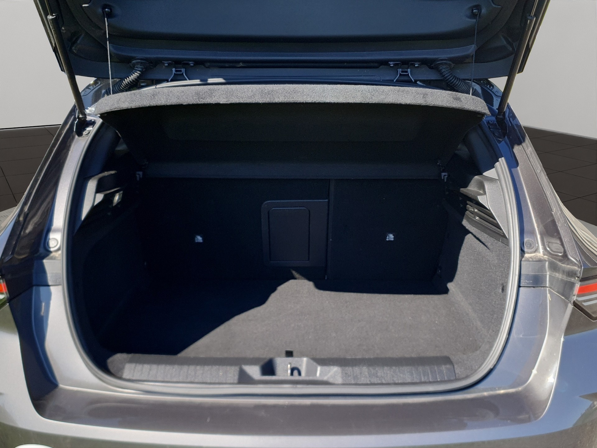 OPEL Astra 1.6 PHEV Turbo Swiss Plus A-image-15