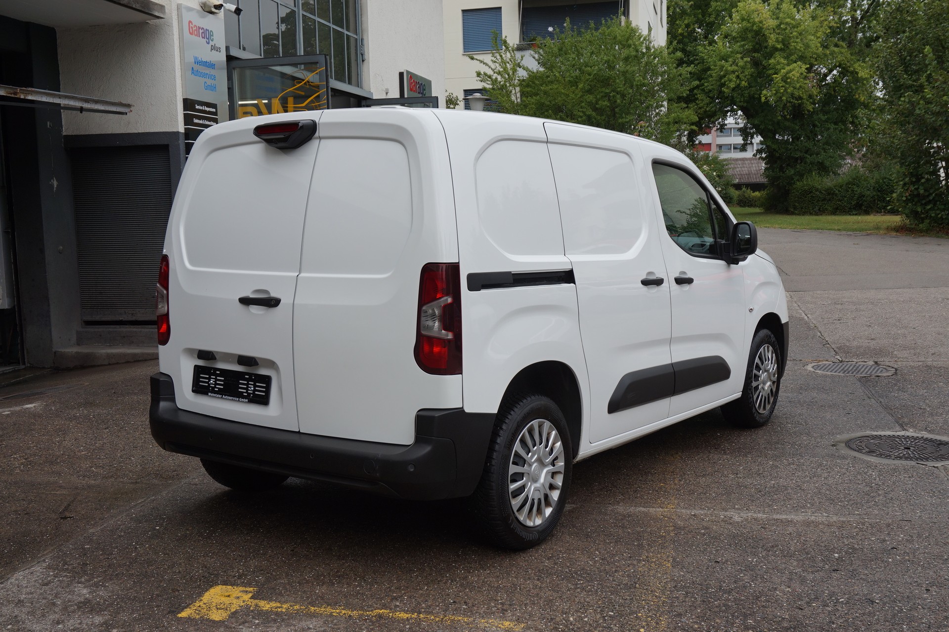 TOYOTA Proace City Van 1.5D Premium Medium Automatik-image-2