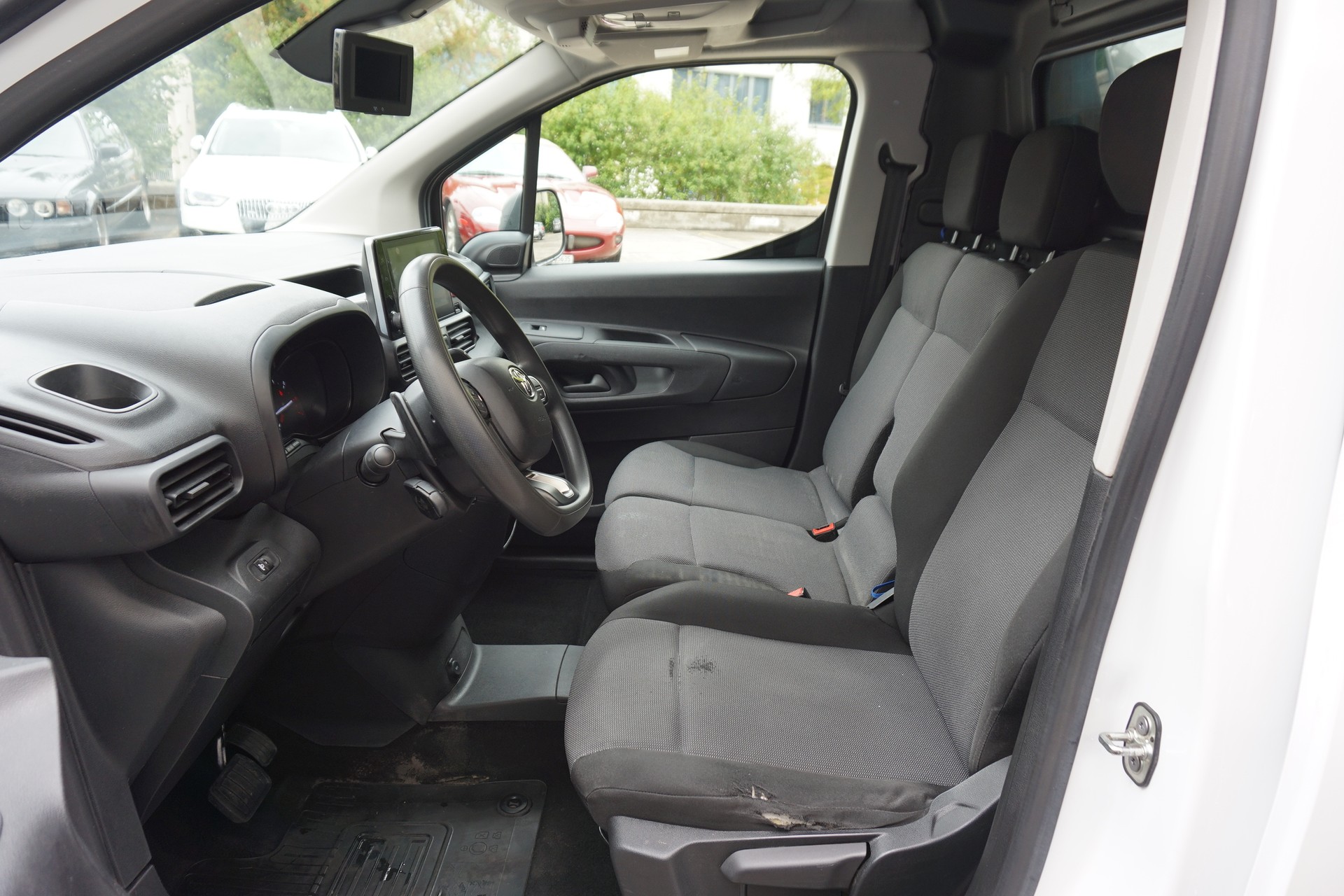 TOYOTA Proace City Van 1.5D Premium Medium Automatik-image-6