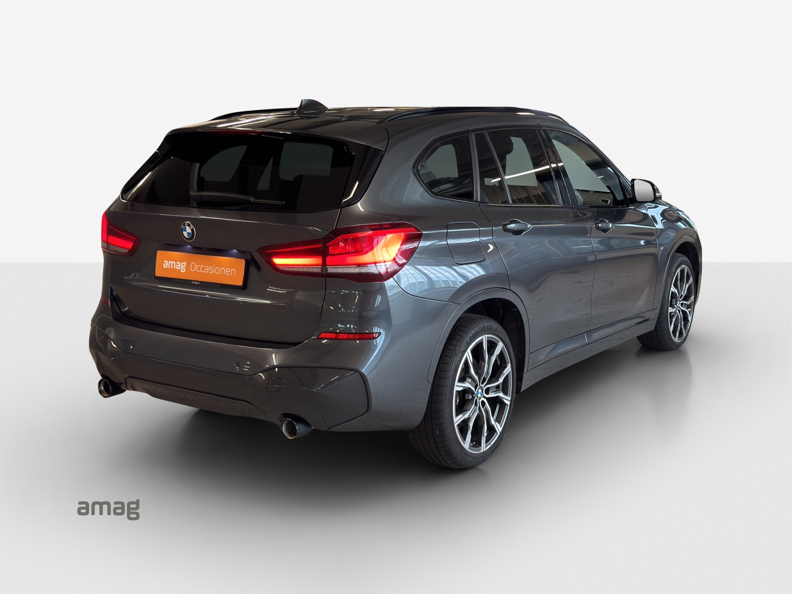 BMW X1 xDrive 25i M Sport Steptronic-image-4