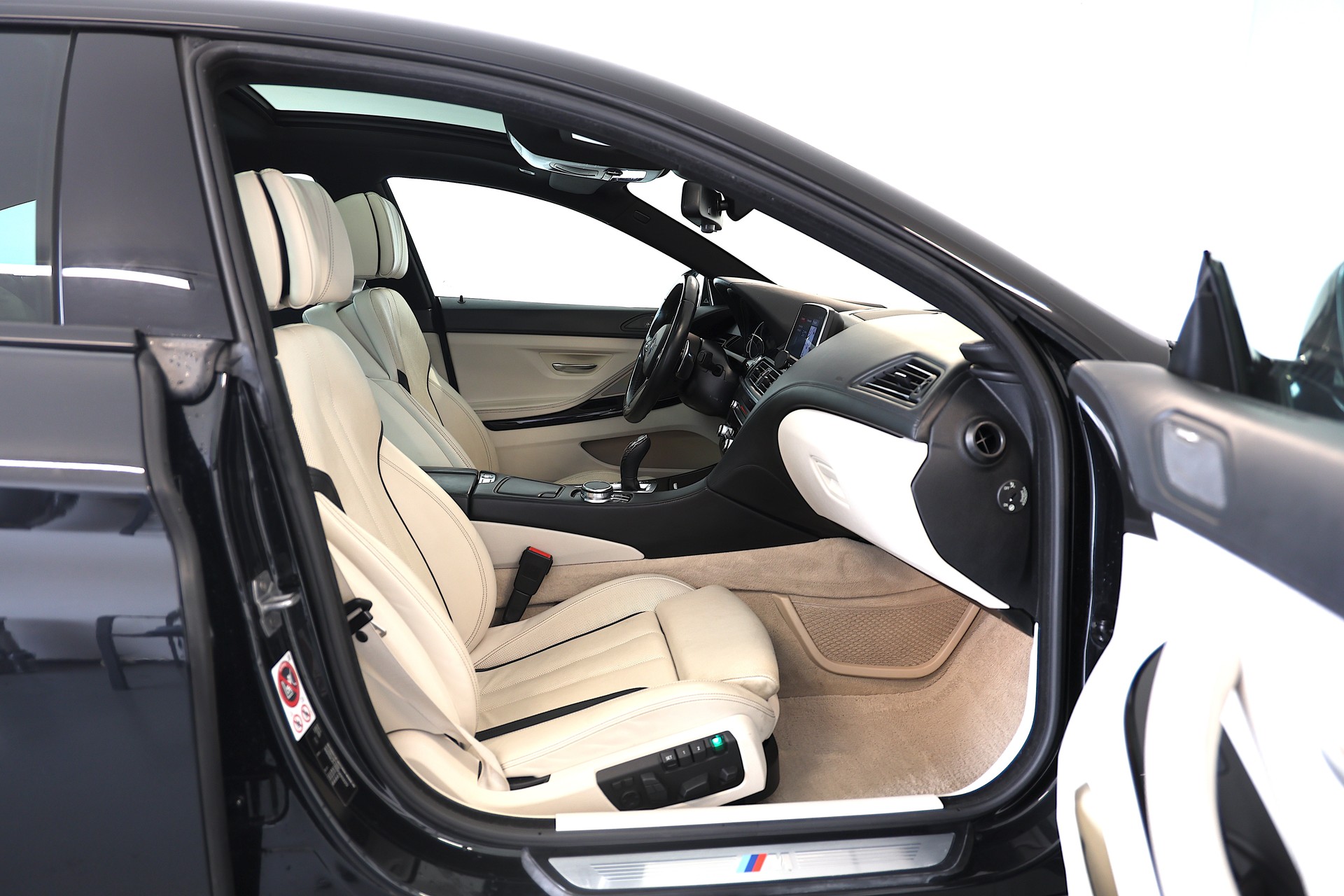 BMW 640d M-Sport xDrive Gran Coupé-image-11