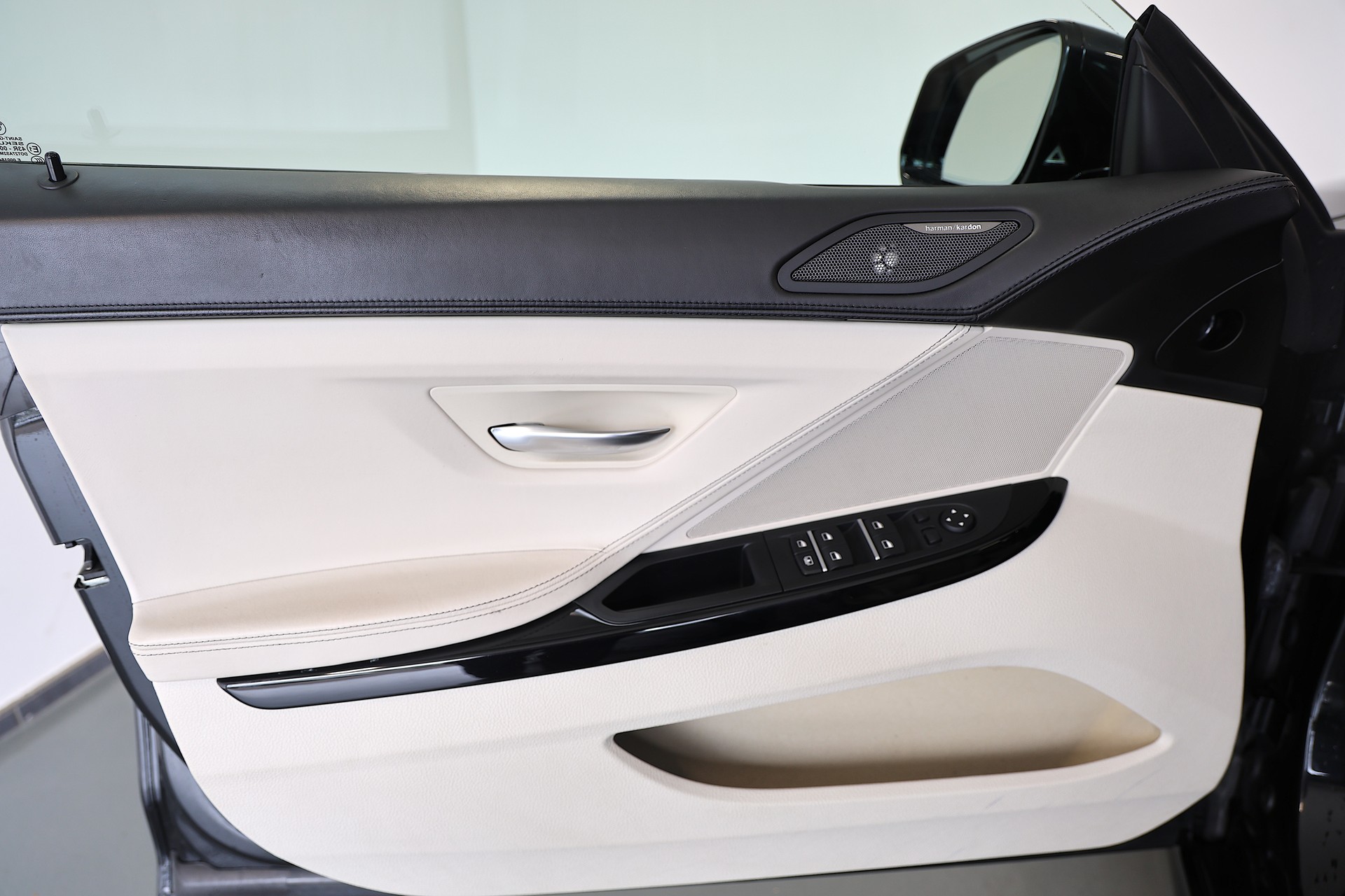 BMW 640d M-Sport xDrive Gran Coupé-image-14