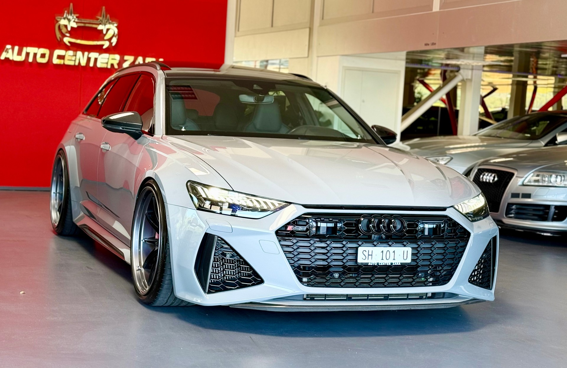 AUDI RS6 Avant 4.0 TFSI V8 Carbon Paket-image-1