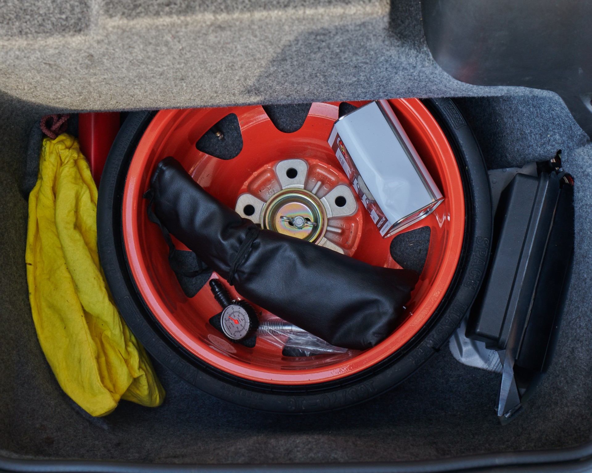 PORSCHE Carrera 4-image-11