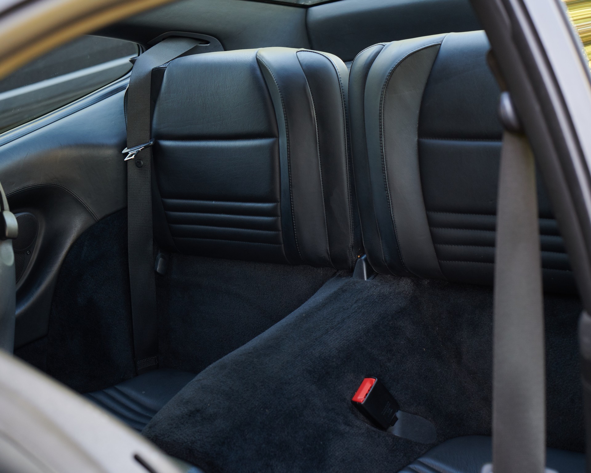 PORSCHE Carrera 4-image-5