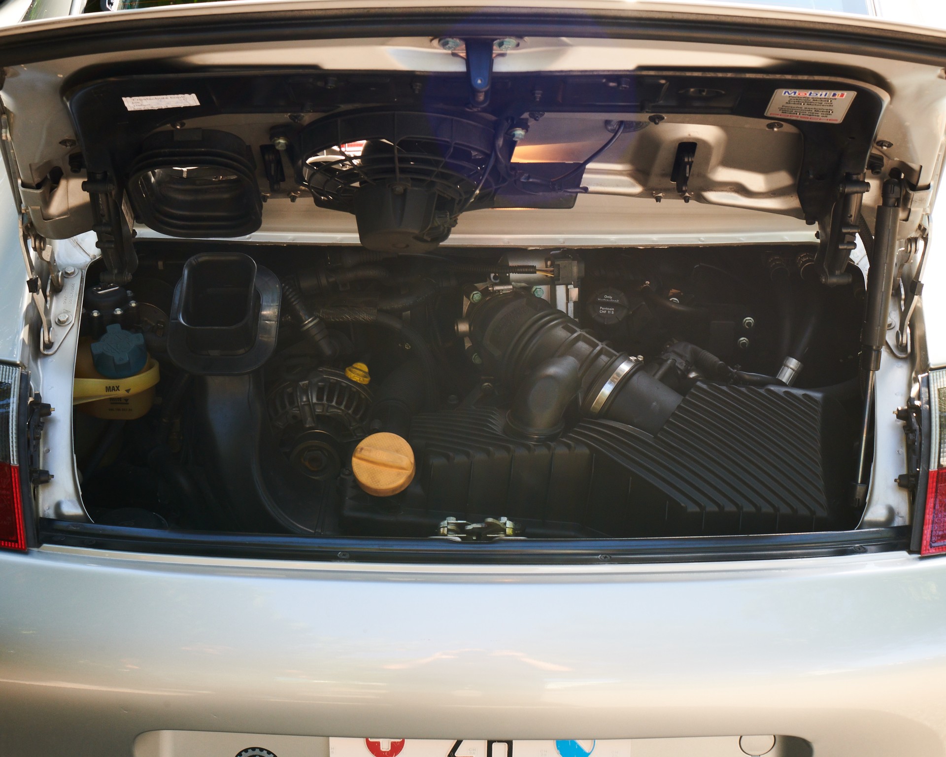 PORSCHE Carrera 4-image-6