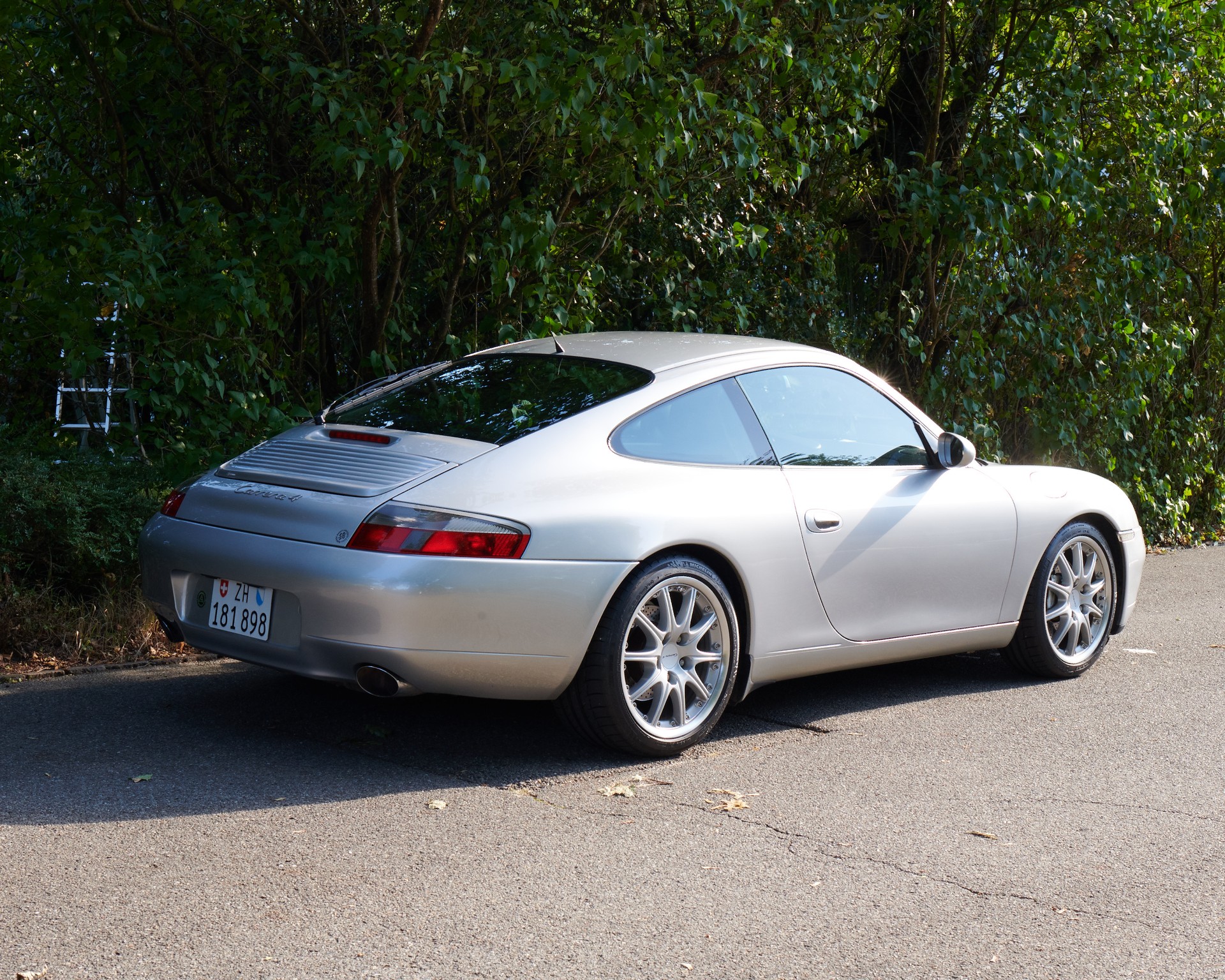 PORSCHE Carrera 4-image-1