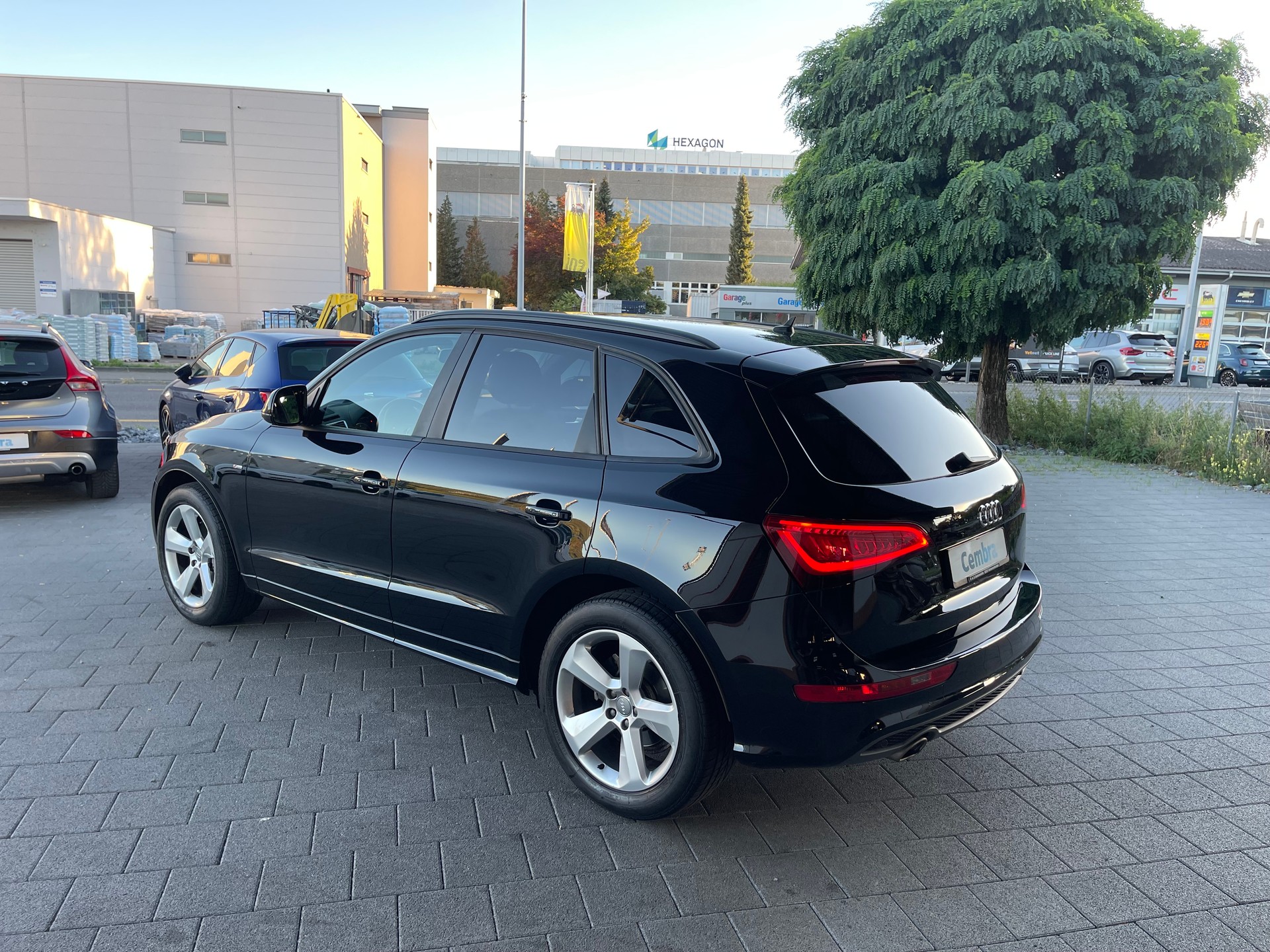 AUDI Q5 2.0 TDI S-Line-image-5