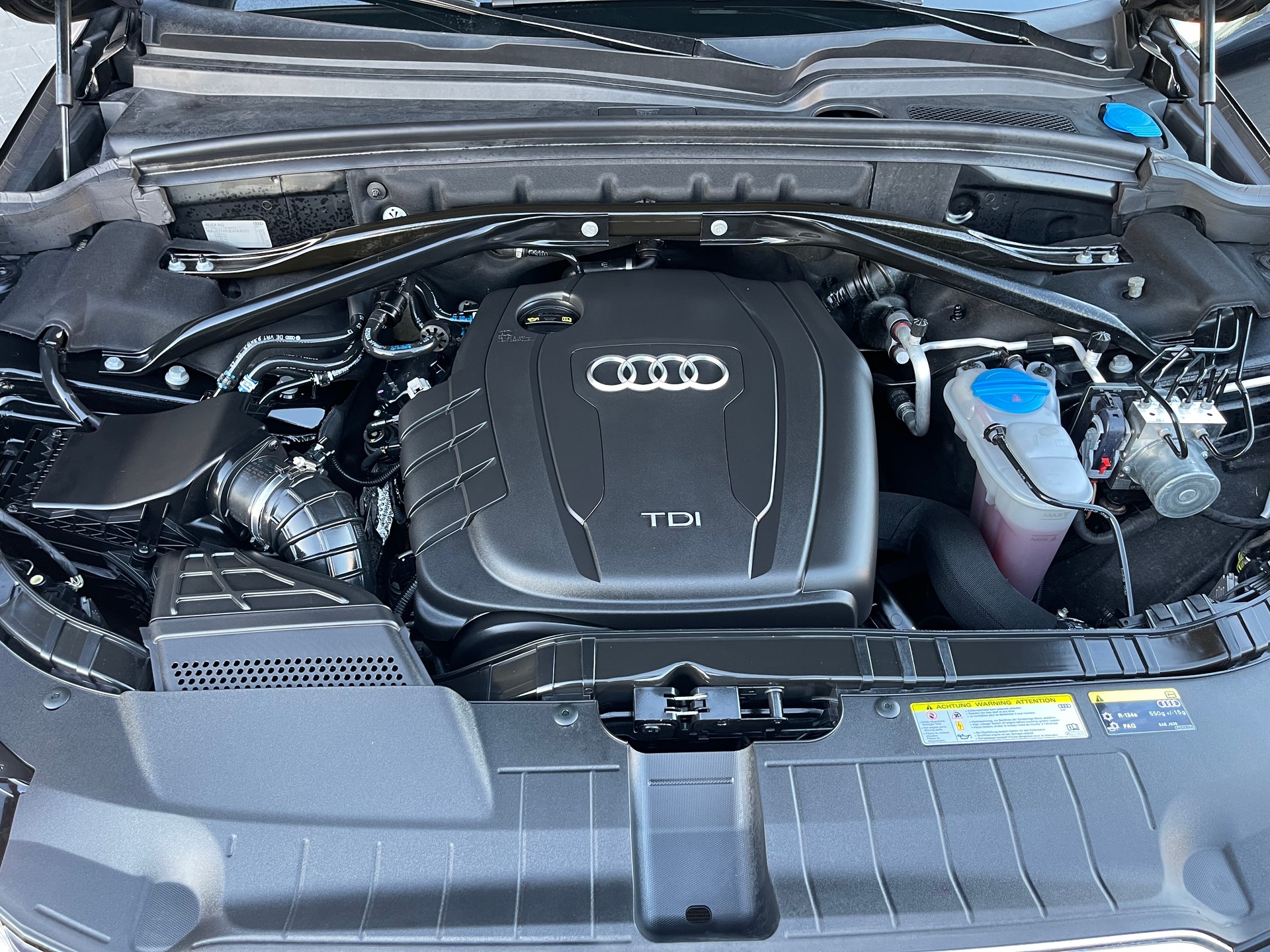 AUDI Q5 2.0 TDI S-Line-image-15