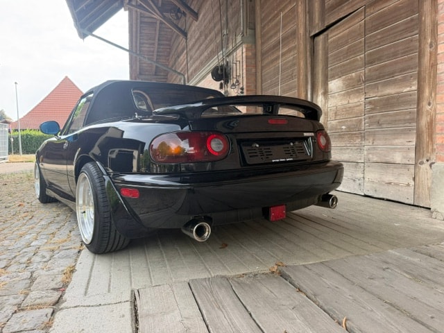 MAZDA MX-5 1.6i-16-image-3