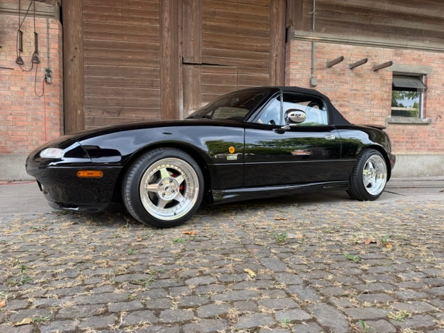 MAZDA MX-5 1.6i-16-image-0