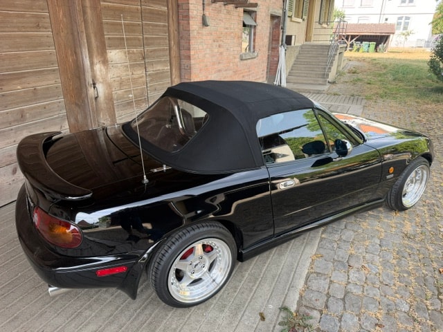 MAZDA MX-5 1.6i-16-image-19