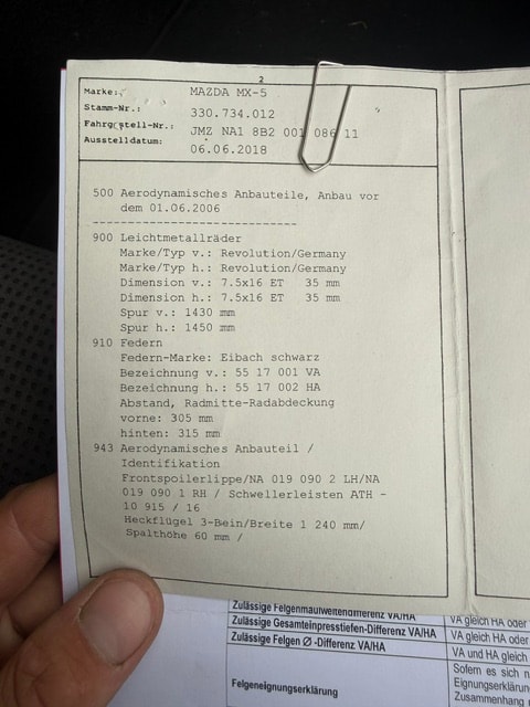 MAZDA MX-5 1.6i-16-image-23