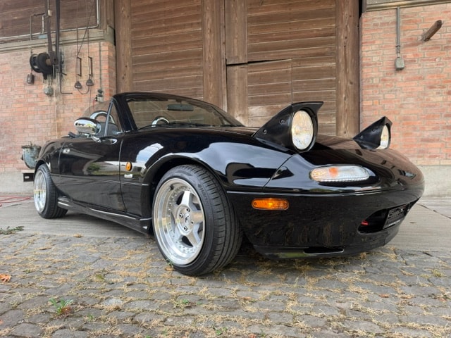 MAZDA MX-5 1.6i-16-image-13