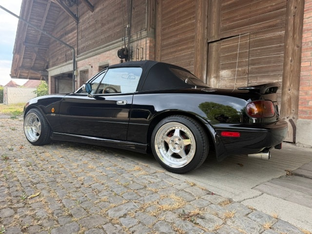 MAZDA MX-5 1.6i-16-image-2