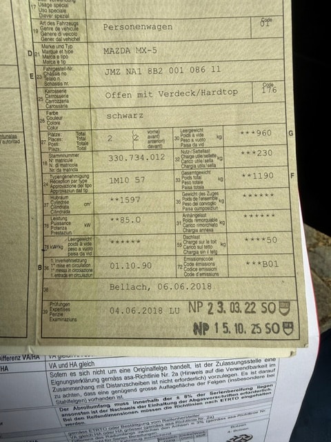 MAZDA MX-5 1.6i-16-image-22