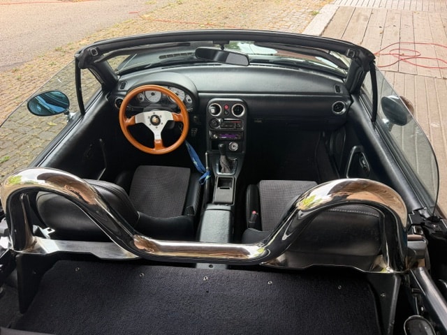 MAZDA MX-5 1.6i-16-image-7