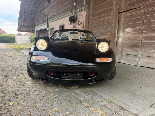 MAZDA MX-5 1.6i-16-image-12