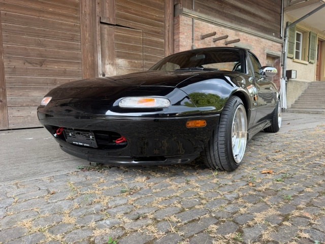 MAZDA MX-5 1.6i-16-image-1