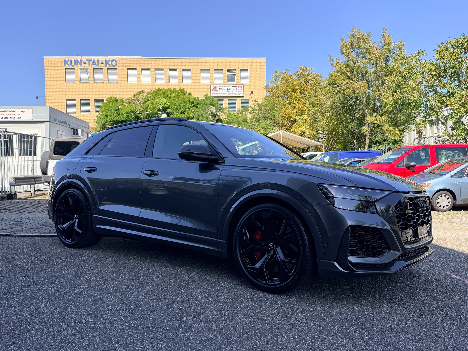 AUDI RSQ8 quattro tiptronic-image-8