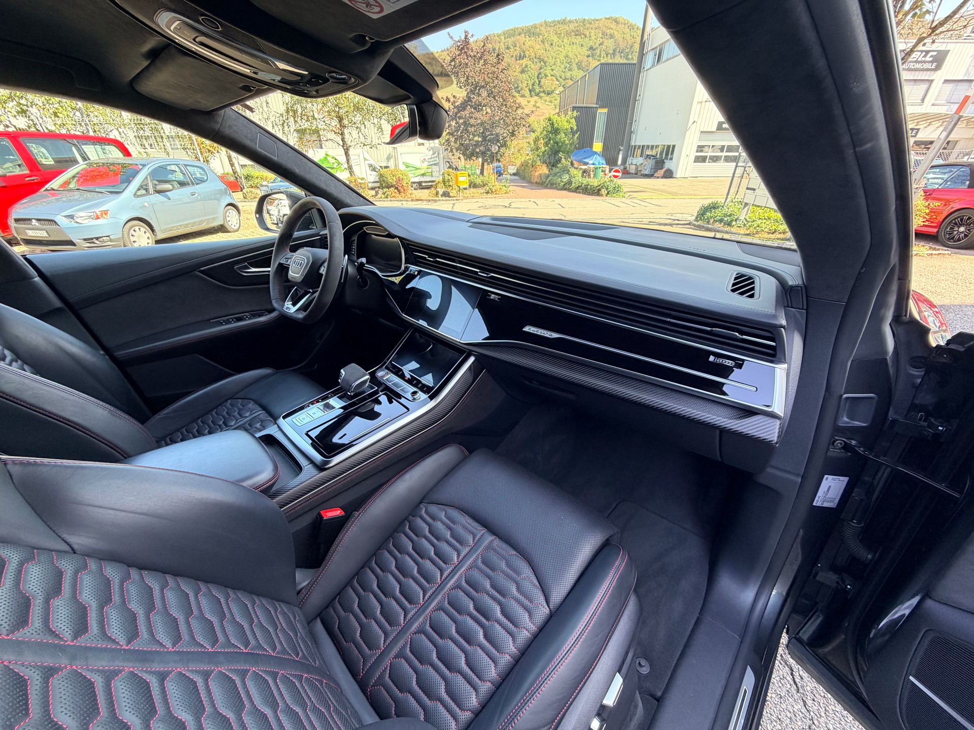 AUDI RSQ8 quattro tiptronic-image-11