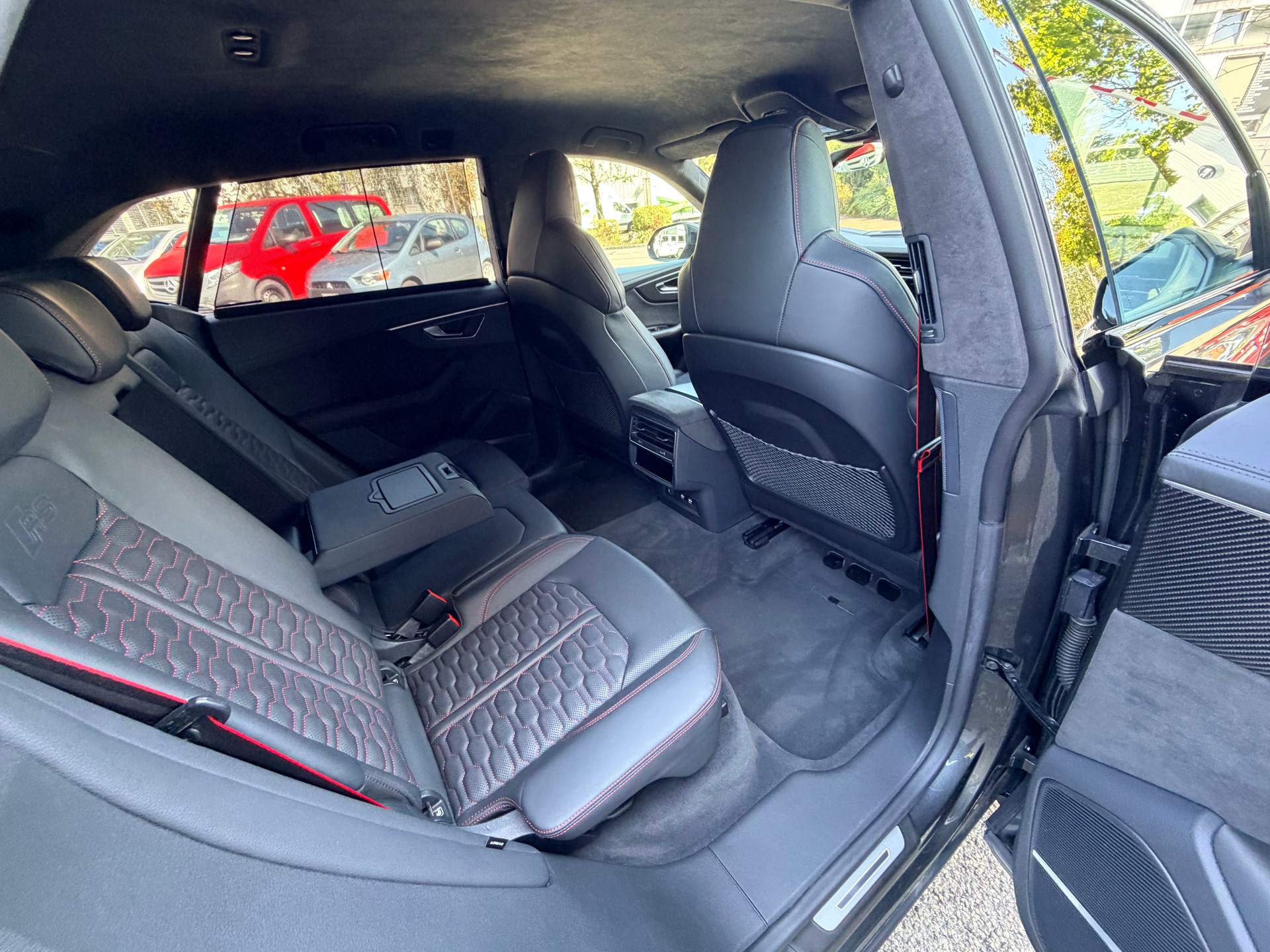 AUDI RSQ8 quattro tiptronic-image-12